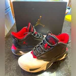 Like New Jordan Max Aura 4 Red/White/Black Size 8